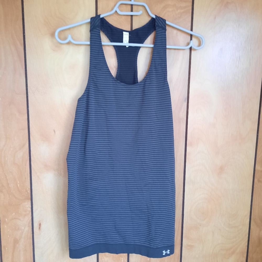 👕UNDER ARMOUR Fitted Tank Top